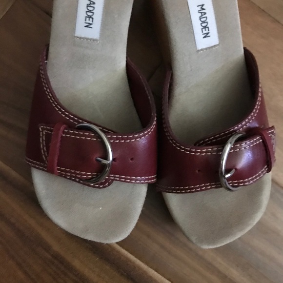Steve Madden burgundy Wedges Size 6B - Picture 6 of 6